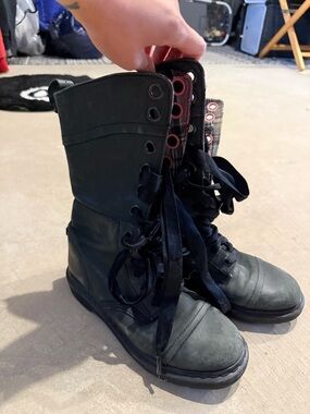 Dr. Martens Triumph 1914 boots